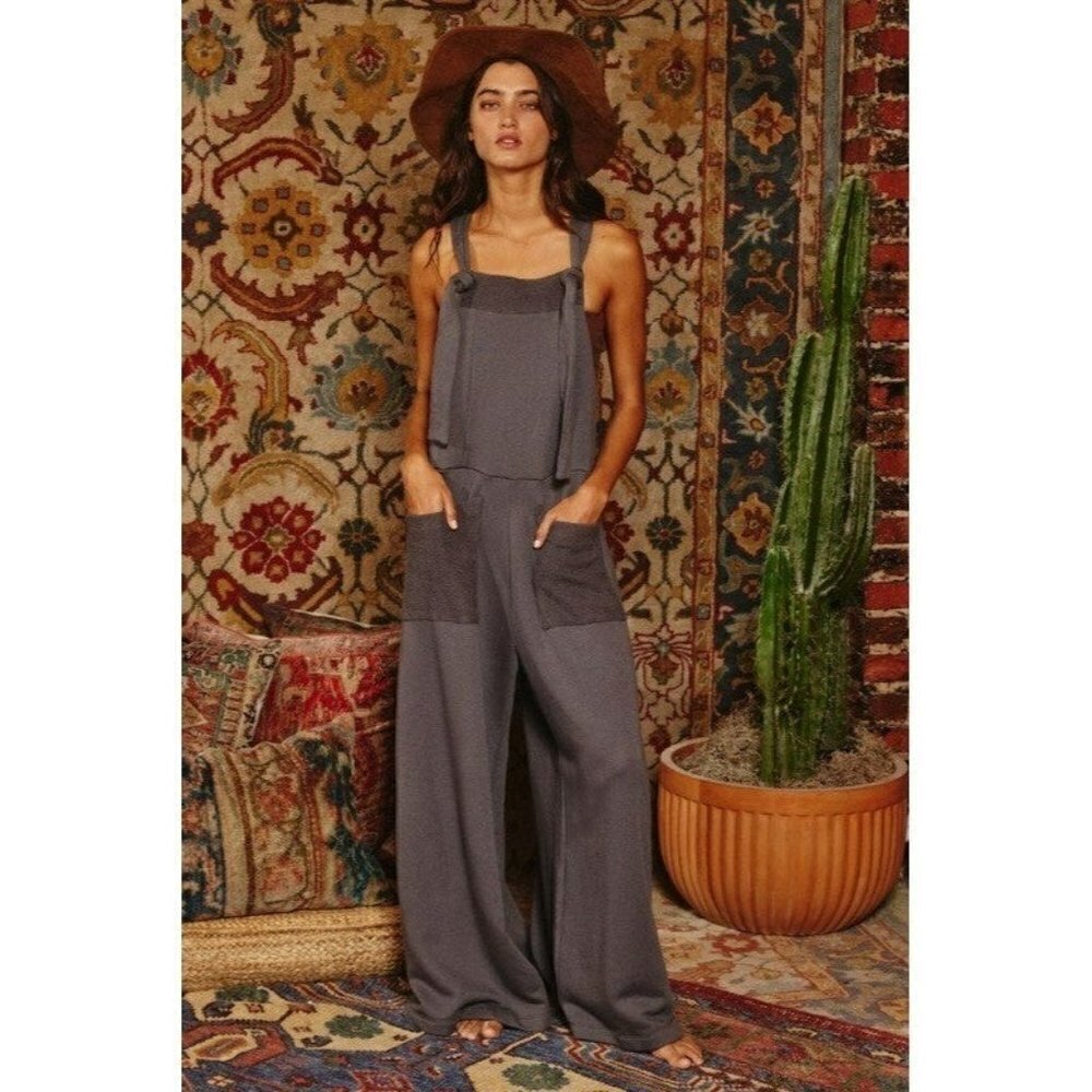 Good Days Jumpsuit with Pockets in Charcoal